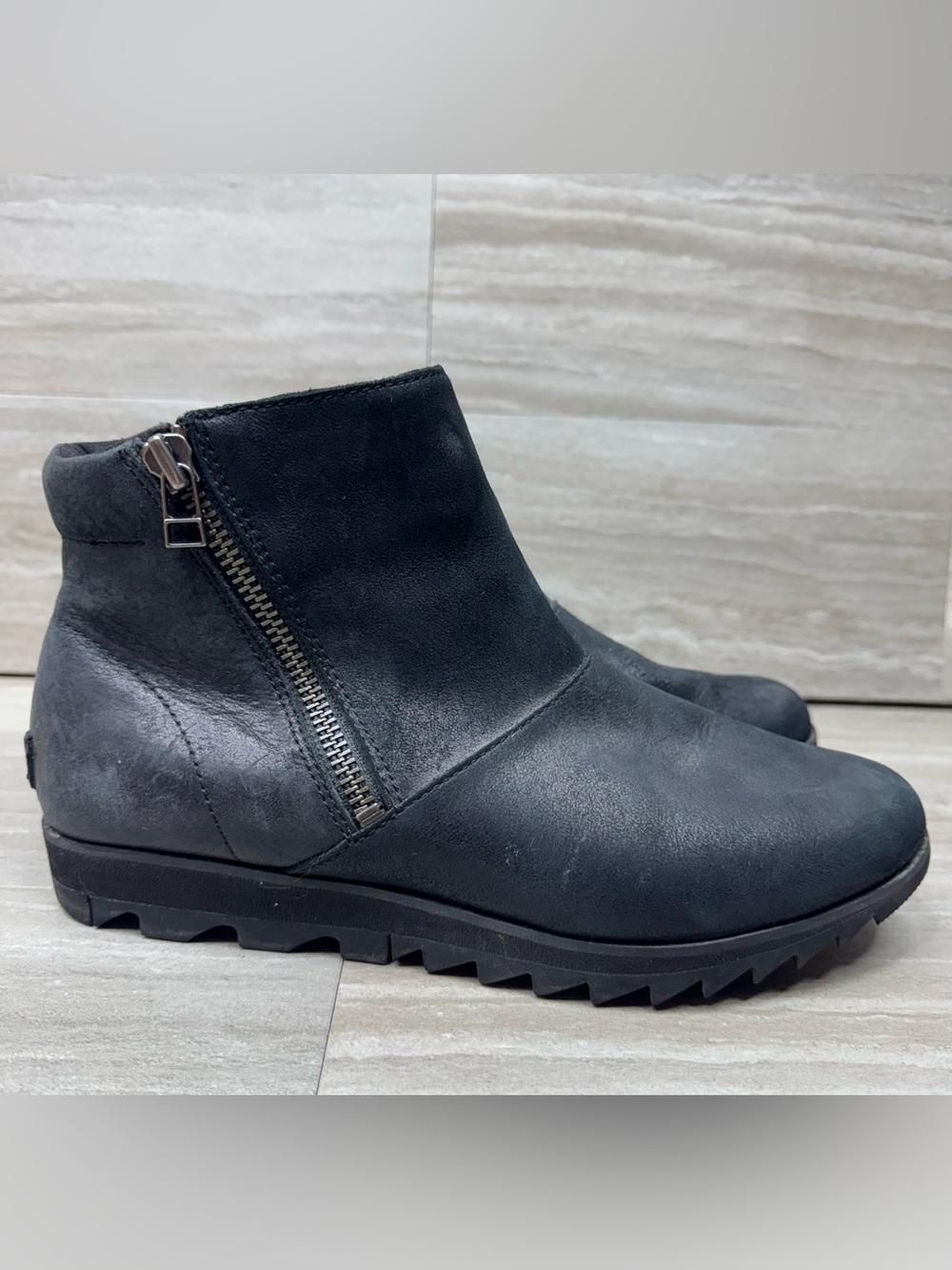 Sorel Harlow Waterproof Zip Ankle Boots Womens Size 9